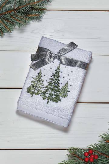 Olima Christmas Towel - Pine Forest